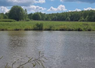 Продаю земельный участок, 27200 сот., деревня Прудки