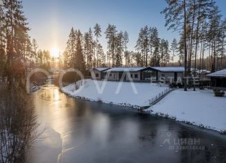 Продаю дом, 333 м2, городской посёлок Рощино