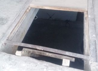 Продаю гараж, 30 м2, Севастополь, улица Генерала Коломийца, 14