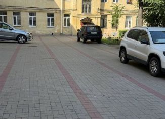 Сдается в аренду машиноместо, 12 м2, Санкт-Петербург, метро Площадь Ленина, улица Чайковского, 54