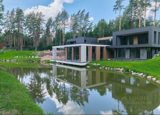 Продам коттедж, 740 м2, Ленинградская область