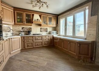Продам 4-ком. квартиру, 132.3 м2, Ангарск, 6-й микрорайон, 22
