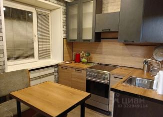 Сдаю 2-комнатную квартиру, 45 м2, Мурманск, улица Карла Либкнехта, 40