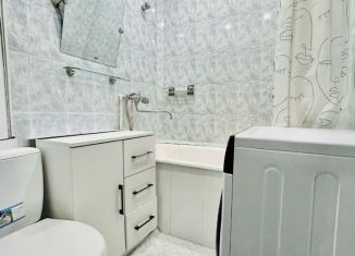 Продается трехкомнатная квартира, 55.1 м2, Омск, Ленинский округ, проспект Карла Маркса, 77