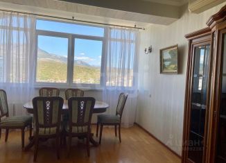 Продаю четырехкомнатную квартиру, 122.8 м2, Алушта, улица Богдана Хмельницкого