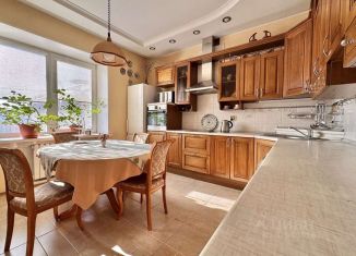 Продаю трехкомнатную квартиру, 130.8 м2, Алтайский край, улица Профинтерна, 39/103А