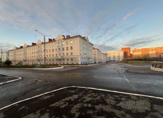 Продаю 3-ком. квартиру, 66 м2, Норильск, улица Богдана Хмельницкого, 10