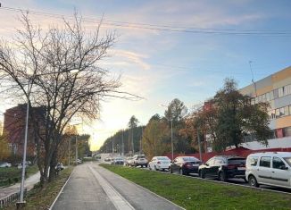 Продаю 3-комнатную квартиру, 58 м2, Сысерть, микрорайон Новый, 28