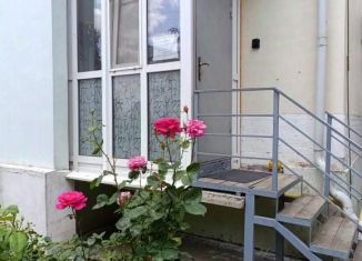 Сдаю в аренду 1-ком. квартиру, 24 м2, Таганрог, улица Адмирала Крюйса, 23/2
