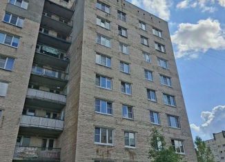 Продаю комнату, 13 м2, Санкт-Петербург, бульвар Трудящихся, 33к2