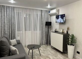 Сдам в аренду 1-ком. квартиру, 34 м2, Камышин, 3-й микрорайон, 6