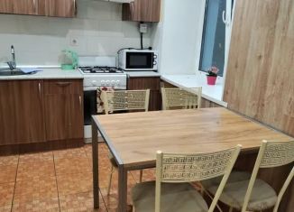 Трехкомнатная квартира в аренду, 65 м2, Омск, проспект Карла Маркса, 31
