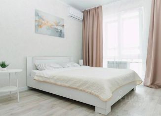Сдам в аренду 1-ком. квартиру, 42 м2, Альметьевск, проспект Строителей, 70