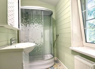 Сдаю коттедж, 200 м2, Ленинградская область