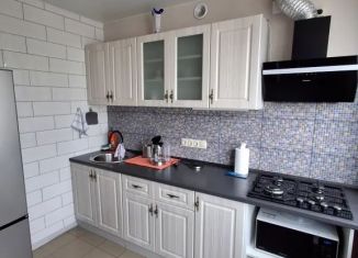 Сдается в аренду 2-комнатная квартира, 54 м2, Луга, улица Кингисеппа, 7