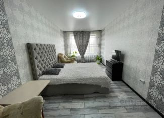 Сдам двухкомнатную квартиру, 65 м2, Таганрог, улица Адмирала Крюйса, 23/9, ЖК Солнечный Берег