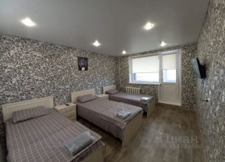 Аренда 3-комнатной квартиры, 64 м2, Тихвин, 2-й микрорайон, 15А