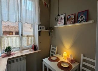 Сдаю однокомнатную квартиру, 32 м2, Ленинградская область, улица Германа Титова, 4