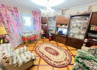 Продаю трехкомнатную квартиру, 70.7 м2, Алушта, улица 60 лет СССР, 16