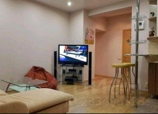 Сдача в аренду двухкомнатной квартиры, 60 м2, Мурманск, улица Челюскинцев, 7