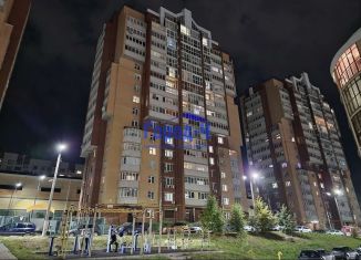 Продам трехкомнатную квартиру, 89.5 м2, Чебоксары, улица Бориса Семёновича Маркова, 8к2