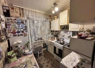 Продам 4-ком. квартиру, 60.58 м2, Старый Оскол, микрорайон Молодогвардеец, 11