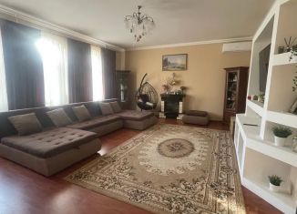 Сдается в аренду дом, 211 м2, поселок городского типа Заозерное, Садовая улица, 54
