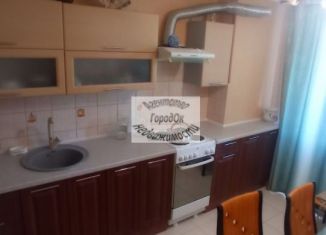 Продажа 3-ком. квартиры, 63 м2, Крым, улица Ивановой, 10