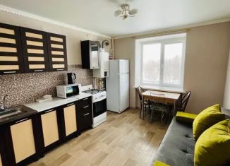 Сдаю 1-комнатную квартиру, 43 м2, Бугуруслан, Спортивная улица, 50А