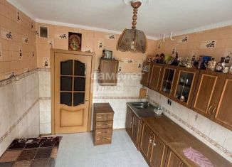 Продам двухкомнатную квартиру, 52.4 м2, Челябинск, улица Братьев Кашириных, 97