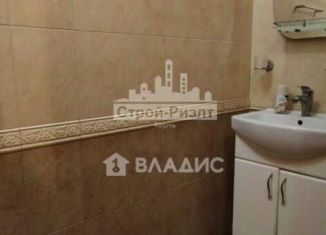 Продаю 3-комнатную квартиру, 72 м2, Керчь, улица Кирова, 99