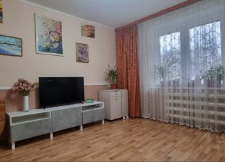 Продаю трехкомнатную квартиру, 59.6 м2, Батайск, улица Карла Маркса, 2
