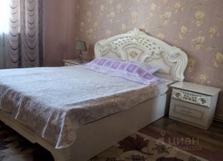 Сдаю 3-комнатную квартиру, 62 м2, Крым, улица Кирова, 3