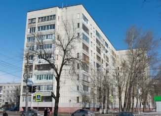 Продаю 3-ком. квартиру, 60 м2, Уфа, улица Левитана, 22, Дёмский район