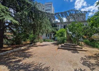 Продается трехкомнатная квартира, 81.7 м2, Алушта, микрорайон Ильичевка, 74