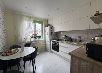 Продаю четырехкомнатную квартиру, 81 м2, Тюменская область, микрорайон 7А, 23
