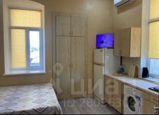 Сдается в аренду 1-ком. квартира, 20 м2, Евпатория, улица Кирова, 82