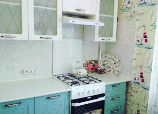 Сдается в аренду 1-комнатная квартира, 372 м2, Судак, улица Гагарина, 3