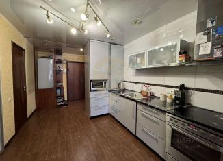 Трехкомнатная квартира на продажу, 109.8 м2, Старый Оскол, микрорайон Космос, 2