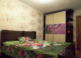 Сдам 2-ком. квартиру, 65 м2, Евпатория, улица 13 Ноября, 79