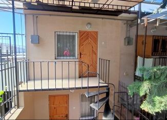Дом в аренду, 35 м2, посёлок городского типа Гаспра, улица Мира, 2