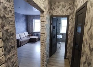 1-комнатная квартира в аренду, 32 м2, Апатиты, площадь Геологов, 2