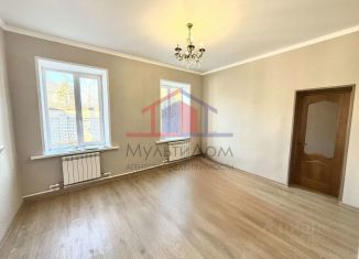 Продаю 2-ком. квартиру, 60 м2, Старый Оскол, улица Хмелёва, 26А