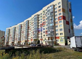 Продам 1-ком. квартиру, 35 м2, Чебоксары, проспект Геннадия Айги, 10, Ленинский район