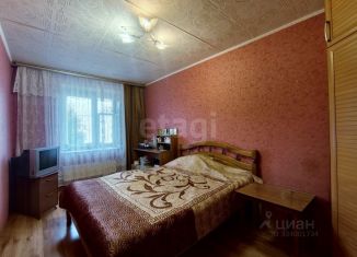 Продается 3-комнатная квартира, 59.6 м2, Вязьма, улица Плотникова, 15