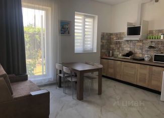 Аренда двухкомнатной квартиры, 55 м2, Крым
