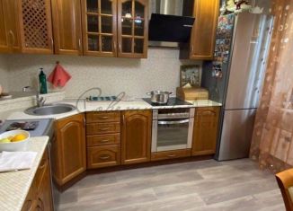 Продаю трехкомнатную квартиру, 105 м2, Старый Оскол, микрорайон Степной, 5