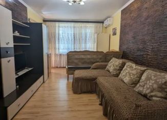 Сдам в аренду 2-ком. квартиру, 38 м2, Ставропольский край, улица Комарова, 4А