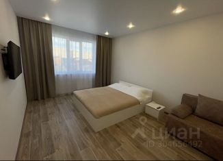 Сдаю в аренду однокомнатную квартиру, 40 м2, Оренбург, улица Саморядова, 2