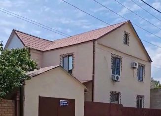 Продам дом, 200 м2, Астраханская область, улица Орджоникидзе, 50